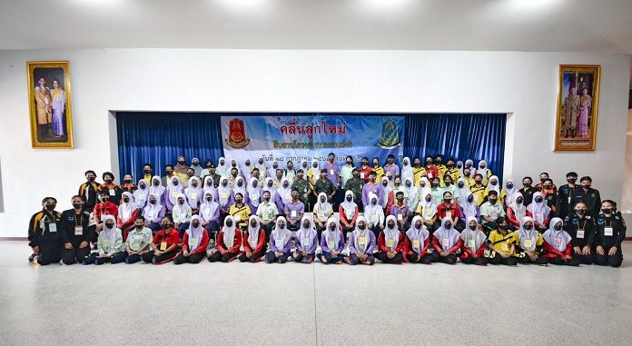 หน่วยเฉพาะกิจนราธิวาส ร่วมกับศูนย์ประสานงานโครงการอันเนื่องมาจากพระราชดำริ จัดโครงการ“เยาวชนคลื่นลูกใหม่สืบสานโครงการพระราชดำริ” ประจำปี 2563