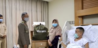 พระบาทสมเด็จพระเจ้าอยู่หัว ทรงพระกรุณาโปรดเกล้าฯ ให้องคมนตรี เดินทางเยี่ยมเยียนเจ้าหน้าที่ ที่ได้รับผลกระทบจากสถานการณ์ความไม่สงบในพื้นที่จังหวัดชายแดนภาคใต้