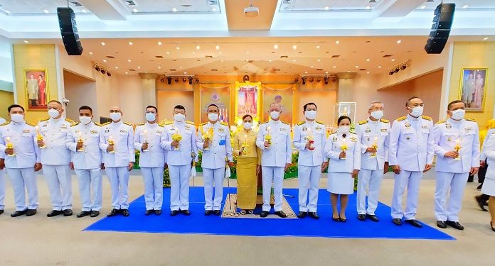 พสกนิกรชาวจังหวัดยะลา ร่วมพิธีถวายเครื่องราชสักการะและวางพานพุ่ม และพิธีจุดเทียนถวายพระพรชัยมงคล เนื่องในโอกาสวันเฉลิมพระชนมพรรษา พระบาทสมเด็จพระเจ้าอยู่หัว 68 พรรษา 28 กรกฎาคม 2563