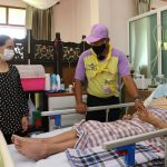 ศูนย์อำนวยการแพทย์จังหวัดชายแดนภาคใต้ มอบรถเข็นวีลแชร์ ให้แก่ผู้ป่วยและผู้พิการในพื้นที่จังหวัดยะลา