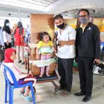 ศอ.บต. ขับเคลื่อนโครงการอันเนื่องมาจากพระราชดำริ นำโรงพยาบาลเคลื่อนที่เข้ารักษาเด็กพิการที่อยู่ในพื้นที่ห่างไกลด้วยรถสิริเวชยาน ภายใต้ชื่อ “เก้าอี้สุขใจ สู่ รองเท้าสั่งตัด ปีที่ 4”