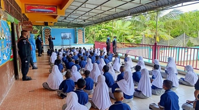 ทหารพราน 46 บริการตัดผมฟรีเคลื่อนที่ (Army Barber Delivery)