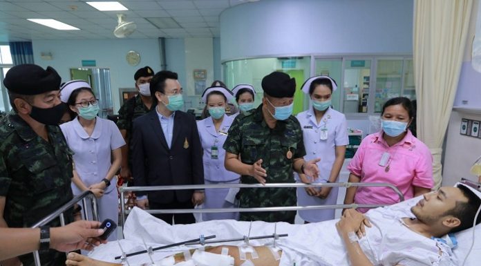 เยี่ยมให้กำลังใจเจ้าหน้าที่ที่ได้รับบาดเจ็บเหตุระเบิด – ปะทะ นราธิวาสและปัตตานี