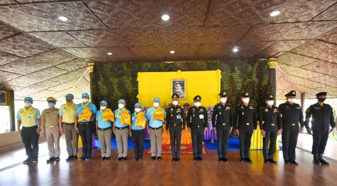 พิธีรับมอบและแจกจ่ายเมล็ดพันธุ์พืชพระราชทาน แก่ฟาร์มตัวอย่างฯ