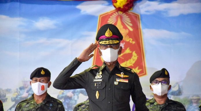 ผู้บัญชาการกองพลทหารราบที่ 15 เป็นประธานพิธีเปิดการฝึกทหารใหม่ ผลัดที่ 1/63 ตามนโยบายของ ผู้บัญชาการทหารบก ที่ว่า เราจะทำให้ลูกหลานของท่านเป็นพลเมืองที่ดีของประเทศ