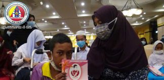 มูลนิธิคุณพุ่มมอบทุนการศึกษาแก่เด็กออทิสติกและเด็กพิการ จ.ปัตตานี