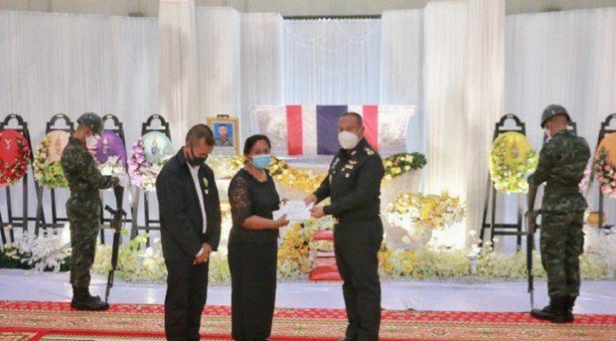 ผบ.ทบ. เดินทางเป็นประธานสวดพระอภิธรรมศพ พลทหารกล้า วัดเขาต่อ จ.กระบี่ ก่อนจะมีพิธีพระราชทานเพลิงศพในวันพรุ่งนี้