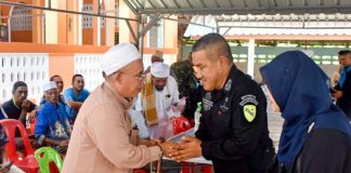 ผบ.ฉก.ทหารพราน 43 รุดเข้าขอโทษเจะฆูสอนตาดีกาบ้านบากง สร้างความเข้าใจ หลังปรากฎภาพทหารพกอาวุธเข้าห้องเรียน