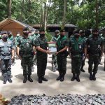 พบปะเยี่ยมเยียนเสริมสร้างขวัญกำลังใจแก่กำลังพลในพื้นที่จังหวัดสงขลา