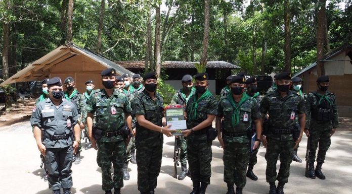 พบปะเยี่ยมเยียนเสริมสร้างขวัญกำลังใจแก่กำลังพลในพื้นที่จังหวัดสงขลา