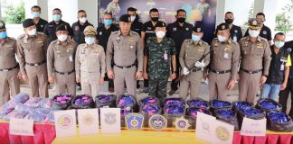 รองผู้อำนวยการรักษาความมั่งคงภายในภาค 4 ส่วนหน้า ร่วมแถลงข่าวการจับกุมเครือข่ายผู้ค้ายาเสพติดรายใหญ่พื้นที่จังหวัดพัทลุง