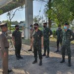 ผู้บัญชาการกองกำลังเทพสตรี ตรวจด่านความมั่นคง จ.ชุมพร ย้ำเจ้าหน้าที่ดูแลใกล้ชิด เฝ้าระวังช่วงวันหยุดยาว ป้องกันลักลอบขนยาเสพติด ควบคู่โควิด -19