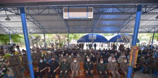 แม่ทัพภาคที่ 4 เป็นประธานในพิธีวางหรีดเคารพศพและรดน้ำศพ ร้อยตำรวจโทวีระศักดิ์ สารพร เน้นย้ำหน่วยติดตามความคืบหน้าของคดีโดยเร็ว