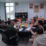 แม่ทัพภาคที่ 4 ประชุมบูรณาการร่วมทุกภาคส่วน แก้ไขปัญหาตัดไม้ทำลายป่า ดำเนินการด้านกฎหมายสูงสุดต่อต้นตอขบวนการ