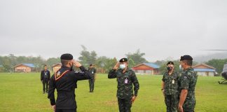 ผอ.ศปพร. ลงพื้นที่ ตรวจเยี่ยมให้กำลังใจ พร้อมมอบถุงยังชีพ ให้แก่พี่น้องสมาชิกโครงการฟาร์มตัวอย่างบ้านไอร์บือแต ต.ช้างเผือก อ.จะแนะ จ.นราธิวาส