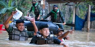 หน่วยเฉพาะกิจสงขลา ร่วมกับส่วนราชการในพื้นที่ ช่วยเหลือประชาชนที่ประสบอุทกภัยในพื้นที่ อำเภอสะบ้าย้อย จังหวัดสงขลา