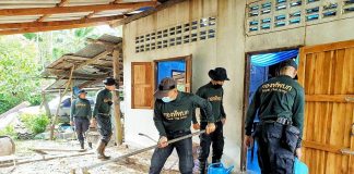 ทหารพราน 42 เข้าให้ความช่วยเหลือ ซ่อมแซมบ้านพักอาศัยให้กับ ประชาชนในพื้นที่ อ.ยะหริ่ง จ.ปัตตานี