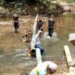 ร่วมด้วยช่วยกันซ่อมแซมระบบท่อส่งน้ำประปาภูเขาของชุมชน