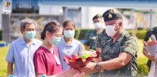 แม่ทัพภาคที่ 4 ให้กำลังใจบุคลากรทางการแพทย์ ตรวจเยี่ยมโรงพยาบาลสนาม มั่นใจ การทำหน้าที่ และความรับผิดชอบของเจ้าหน้าที่ทุกส่วน จะสามารถพาพี่น้องประชาชนผ่านพ้นวิกฤตนี้ไปด้วยกัน