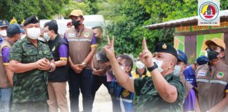 แม่ทัพภาคที่ 4 สร้างความร่วมมือกับคณะทำงานในพื้นที่ บรรเทาความเดือดร้อนให้กับประชาชนที่ได้รับผลกระทบจาก covid-19 จังหวัดนราธิวาส พร้อมให้ความช่วยเหลือสนับสนุนอย่างเต็มกำลัง จนกว่าสถานการณ์จะกลับเข้าสู่ภาวะปกติ