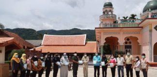 แม่ทัพภาคที่ 4 ลงพื้นที่เยี่ยมเกษตรกรทรายขาว และผู้นำชุมชน ชื่นชมแนวคิด ต่อยอดพัฒนาเศรษฐกิจและความร่วมมือในพื้นที่ สร้างชุมชนเข้มแข็ง ฝ่าวิกฤตโควิด 19