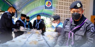 ส่งต่อความห่วงใย แจกข้าวกล่อง Army Delivery ถึงมือผู้ได้รับผลกระทบโควิด-19