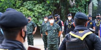 รอง ผอ.รมน.ภาค 4 สน. พบปะเยี่ยมให้กำลังใจ ชคต.ตันหยงมัส ย้ำไม่ประมาท ระมัดระวัง ดูแลพื้นที่อย่างเคร่งครัด