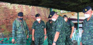 ผบ.พล.ร.5/ผบ.กกล.เทพสตรี ตรวจเยี่ยมให้กำลังใจเจ้าหน้าที่ชุดเฝ้าตรวจชายแดน เดินหน้าปฏิบัติการตามพันธกิจ 3 ประการของกองทัพบก สกัดกั้นสิ่งผิดกฎหมายตามแนวชายแดน ครอบคลุมทุกมิติ