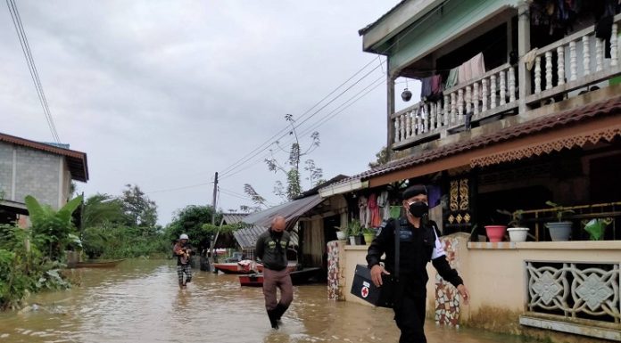 ฉก.ทพ.48 ลงพื้นที่ดูแล ช่วยเหลือผู้ประสบภัยน้ำท่วม ในพื้นที่ ต.กายูคละ อ.แว้ง จ.นราธิวาส