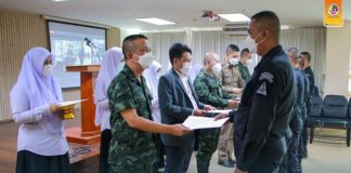 รอง ผอ.รมน.ภาค 4 สน. เป็นประธานปิดกิจกรรมพร้อมมอบประกาศนียบัตรแก่ผู้ผ่านการฝึกอบรมชุดปฏิบัติการกิจการพลเรือนจังหวัดชายแดนภาคใต้ ประจำปี 2565