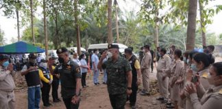 กองทัพภาคที่ 4 จัดพิธีมอบบ้านให้กับผู้ประสบภัยน้ำป่าไหลหลากและดินโคลนถล่ม ในพื้นที่ตำบลโพรงจระเข้ อำเภอย่านตาขาว จังหวัดตรัง