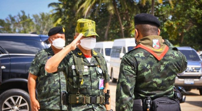 ผู้บัญชาการทหารบก ตรวจเยี่ยมความคืบหน้าโครงการก่อสร้างผนังเขื่อนป้องกันตลิ่ง และการก่อสร้างรั้วความมั่นคงอีเล็กทรอนิกส์ในพื้นที่อำเภอตากใบ จังหวัดนราธิวาส ป้องกันภัยแทรกซ้อนและยับยั้งการแพร่ระบาดของสายพันธุ์โควิด-19