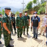 รองแม่ทัพภาคที่ 4 ติดตามความคืบหน้าดินสไลด์ ทับถมเส้นทางสัญจรของประชาชนในพื้นที่ อำเภอบันนังสตา จังหวัดยะลา สั่งทหารช่างเร่งเคลียร์เส้นทางให้ประชาชน