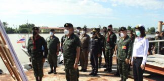 รองแม่ทัพภาคที่ 4 ลงพื้นที่ อ.ตากใบ อ.สุไหงโก-ลก ย้ำมาตรการตามนโยบายป้องกันชายแดน พร้อมส่งเสริมความร่วมมือการพัฒนาเศรษฐกิจ ยกระดับคุณภาพชีวิตตามแนวชายแดนหลัง มีการเปิดประเทศอย่างเป็นทางการ