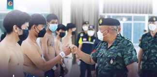 แม่ทัพภาคที่ 4 ตรวจเยี่ยมหน่วยคัดเลือกทหารกองเกินเข้ากองประจำการจังหวัดสงขลา ยืนยันทุกขั้นตอนมีความโปร่งใส บริสุทธิ์ ยุติธรรม และสามารถตรวจสอบได้