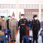 แม่ทัพภาคที่ 4 ตรวจเยี่ยมหน่วยคัดเลือกทหารกองเกินเข้ากองประจำการ จังหวัดสุราษฎร์ธานี หากพบผู้กระทำความผิดดำเนินการทางกฎหมายอย่างเด็ดขาด