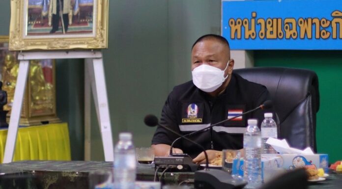 แม่ทัพภาคที่ 4 ลงพื้นที่เยี่ยมให้กำลังใจลูกน้องช่วงเทศกาลวันหยุด ย้ำมาตรการควบคุมพื้นที่ และอำนวยความสะดวกให้ประชาชน ก่อนพบปะพี่น้องไทยพุทธโคกโพธิ์ สร้างความมั่นคง เข้มแข็งในพื้นที่