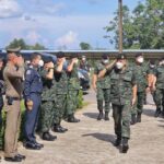 ผช.ผบ.ทบ. ลงพื้นที่ติดตามการปฏิบัติงานด้านความมั่นคงตามแนวชายแดน ไทย-เมียนมา ด้าน จ.ระนอง ย้ำนโยบายสกัดกั้นสิ่งผิดกฎหมายตามแนวชายแดนครอบคลุมทุกมิติ