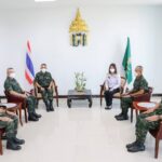 ผช.ผบ.ทบ และคณะ ติดตามตรวจเยี่ยมการปฏิบัติงานแผนการสกัดกั้นชายแดน และโครงการเพิ่มประสิทธิภาพการควบคุมพื้นที่ชายแดนในพื้นที่ จ.นราธิวาส เน้นย้ำดำเนินการครอบคลุมทุกมิติ