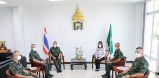 ผช.ผบ.ทบ และคณะ ติดตามตรวจเยี่ยมการปฏิบัติงานแผนการสกัดกั้นชายแดน และโครงการเพิ่มประสิทธิภาพการควบคุมพื้นที่ชายแดนในพื้นที่ จ.นราธิวาส เน้นย้ำดำเนินการครอบคลุมทุกมิติ