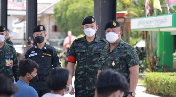 แม่ทัพภาคที่ 4 ตรวจเยี่ยมหน่วยคัดเลือกทหารกองเกินเข้ากองประจำการ ประจำปี 2565 จังหวัดปัตตานี นราธิวาส กำชับหน่วยในพื้นที่เข้มงวดในมาตรการรักษาความปลอดภัยอย่างสูงสุด