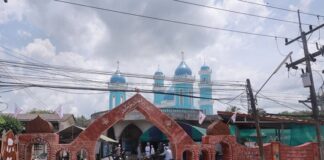 แม่ทัพภาคที่ 4 เดินสายชมบรรยากาศเทศกาลรายอ หลังมีคนเห็นดวงจันทร์เมื่อคืนนี้ จึงมีประกาศให้วันนี้เป็นวันฮารีรายอ อีฎิ้ลฟิตรี ฮิจเราะห์ศักราช 1443