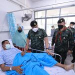 แม่ทัพภาคที่ 4 เยี่ยมให้กำลังใจเจ้าหน้าที่ ที่ได้รับบาดเจ็บจากเหตุโจมตีฐานปฏิบัติการตำรวจน้ำตากใบ นราธิวาส เมื่อวันที่ 25 พฤษภาคม ที่ผ่านมา เร่งรวบรวมหลักฐานติดตามผู้ก่อเหตุมาดำเนินคดีโดยเร็ว
