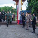 ส่วนราชการและพุทธศาสนิกชน ร่วมทำบุญตักบาตร แก่พระสงฆ์ ในโครงการจิตอาสา กำลังใจพัชรธรรม และสวดพระปริตรอธิษฐานเพื่อแผ่นดินไทย ครั้งที่ 2 ถวายเป็นพระราชกุศล ณ วัดช้างให้ จ.ปัตตานี