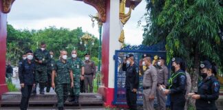 ส่วนราชการและพุทธศาสนิกชน ร่วมทำบุญตักบาตร แก่พระสงฆ์ ในโครงการจิตอาสา กำลังใจพัชรธรรม และสวดพระปริตรอธิษฐานเพื่อแผ่นดินไทย ครั้งที่ 2 ถวายเป็นพระราชกุศล ณ วัดช้างให้ จ.ปัตตานี