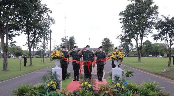 แม่ทัพภาคที่ 4 เป็นประธานเปิดป้ายซุ้มประตูค่ายพระยารัษฎานุประดิษฐ์ จังหวัดตรัง