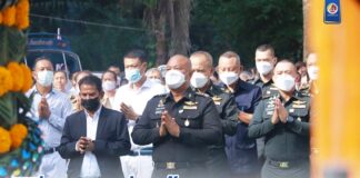 มทภ.4 เป็นประธานพิธีเททองหล่อสร้างพระพุทธเมตตา (อินเดีย-พุทธคยา) ขนาดหน้าตัก กว้าง 19 เมตร ณ วัดป่าเขาพนมวัง จ.สุราษฎร์ธานี ถวายเป็นพุทธบูชา