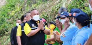 กองอำนวยการรักษาความมั่นคงภายในภาค 4 ส่วนหน้า ร่วมกับพุทธศาสนิกชนในพื้นที่จังหวัดนราธิวาส ทอดผ้าป่าสามัคคี บูรณศาสนสถานและจรรโลงพุทธศาสนาในพื้นที่จังหวัดชายแดนภาคใต้