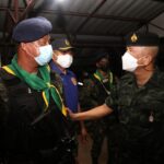 รอง.ผอ.รมน.ภาค 4 สน. ตรวจเยี่ยมให้กำลังใจ อส.เขตเมือง หลังเกิดเหตุระเบิดขึ้นในพื้นที่จังหวัดยะลา ย้ำเพิ่มความเข้มงวดในการดูพื้นที่เขตเมือง หัวใจหลักของการพัฒนาเศรษฐกิจ