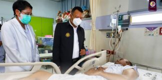 กรรมการผู้แทนพิเศษของรัฐบาล ด้านความมั่นคง เป็นผู้แทน นายกรัฐมนตรี, รัฐมนตรีช่วยว่าการกระทรวงกลาโหม และหัวหน้าคณะกรรมการผู้แทนพิเศษของรัฐบาล เยี่ยมให้กำลังใจ แม่ทัพภาคที่ 4 และผู้บาดเจ็บจากเหตุเฮลิคอปเตอร์ลงฉุกเฉิน